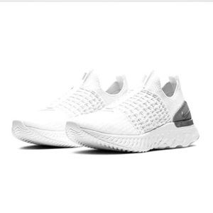Nike🔴React Phantom white Run flyknit 2 size 9